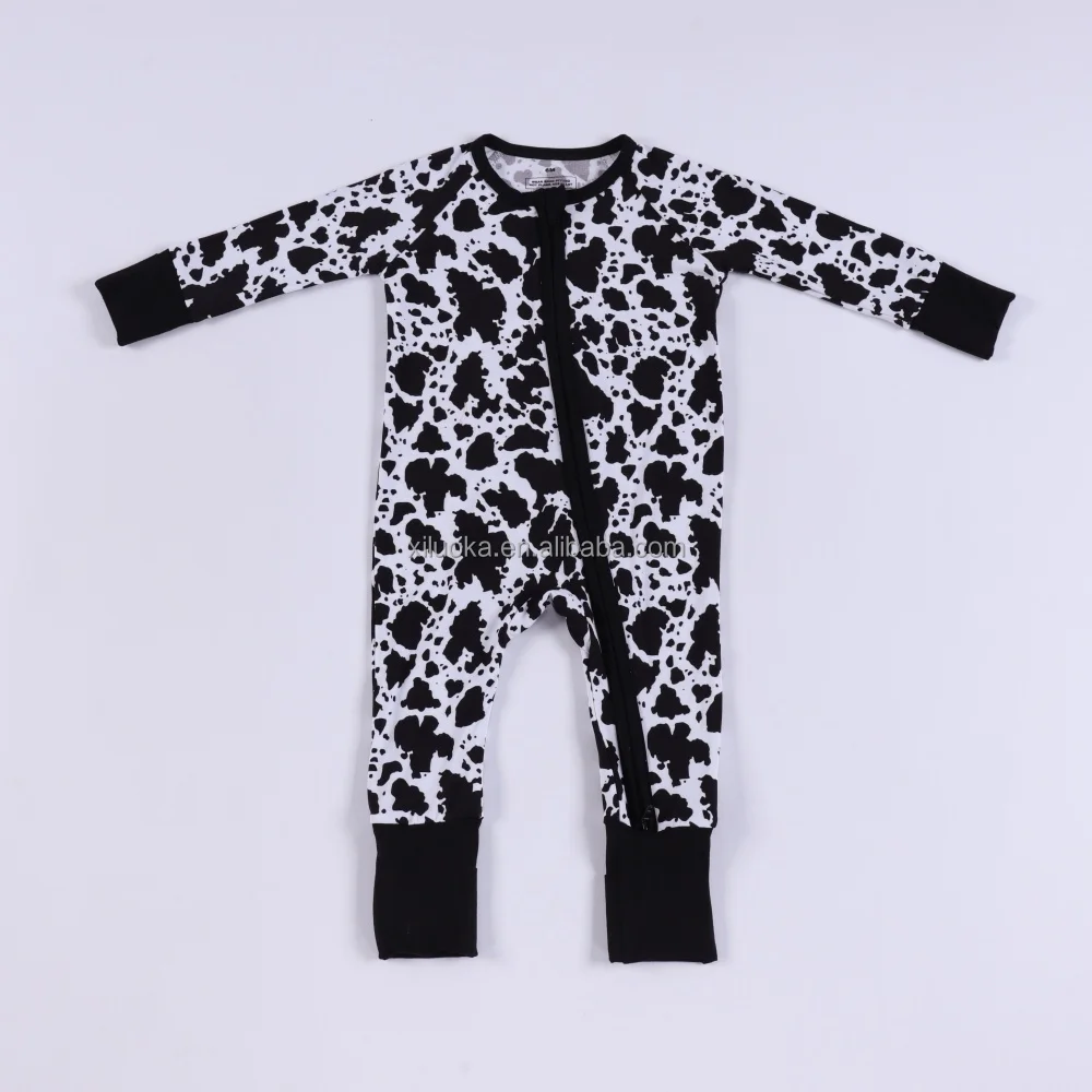 Adorable autumn baby rompers in cozy fabrics, perfect for B2B wholesale buyers seeking seasonal baby clothing collections.